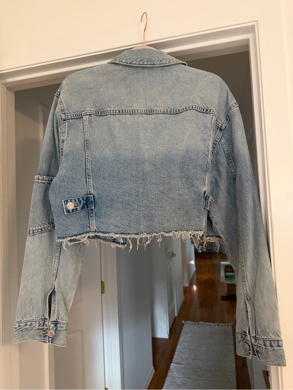 ZARA Light Wash Cropped Denim Jacket with Raw Hem - Medium - Picture 2 of 6